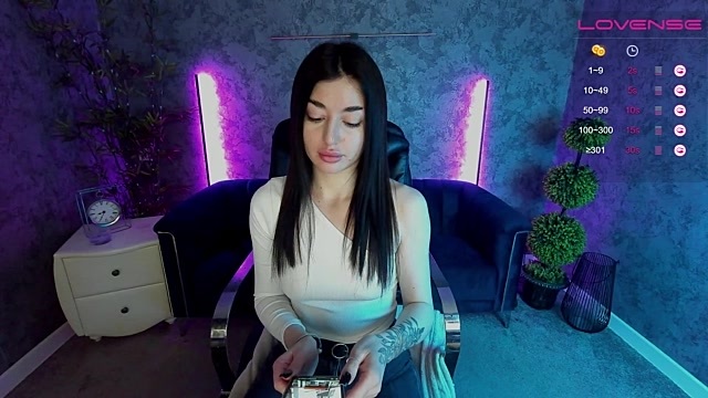 Misss_Kriss_ Stripchat Webcam Model - Profile & Free Live Sex Show ...